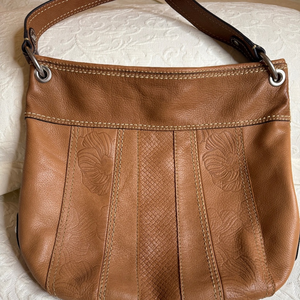 Vintage Caramel Leather Shoulder Bag – Floral Embossed Boho Chic, Classic Fossil